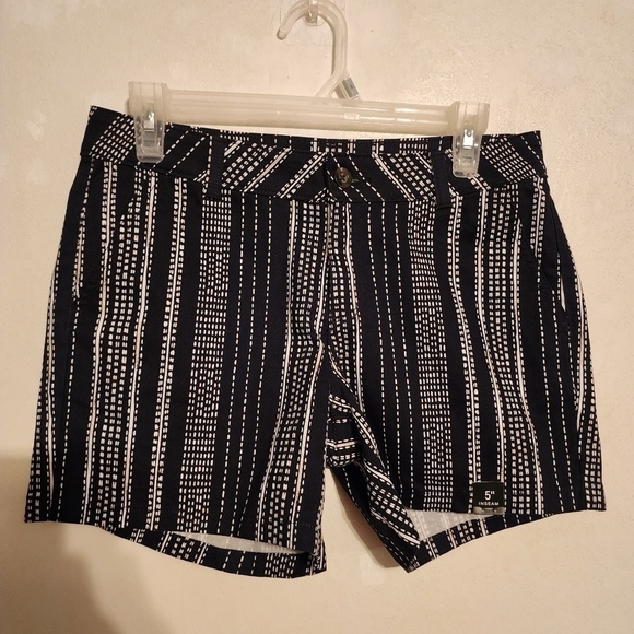 a.n.a Twill 5" Black/White Shorts Size 4 NWOT - Picture 1 of 9